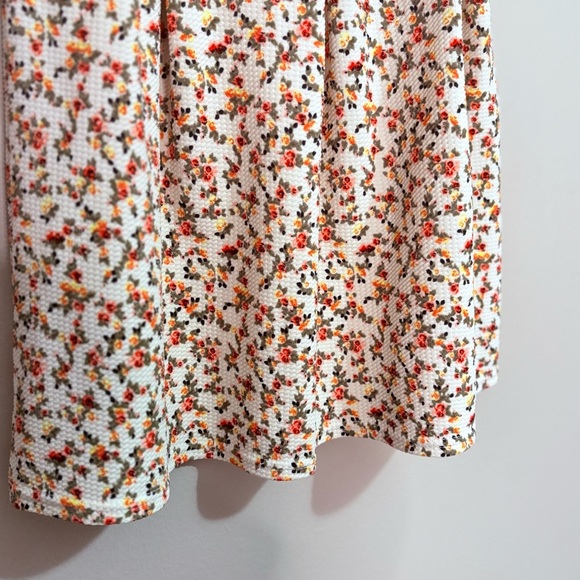 3/$10⚡️Sweetheart Cut Cream & Floral Strapless Textured Dress w Pleated Skirt - Picture 7 of 12